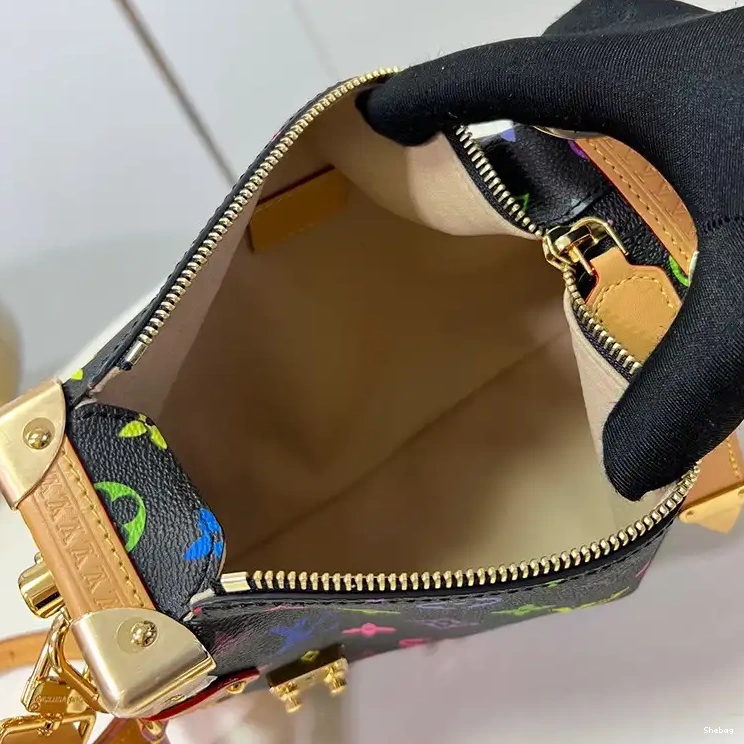 LV 2304YA0012 Bag 0516